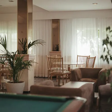 Roc Oberoy - Adults Only 4*