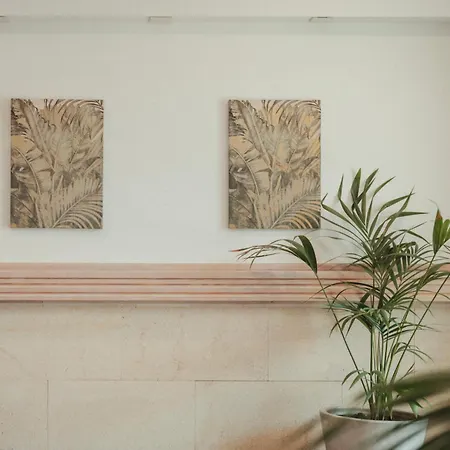 Roc Oberoy - Adults Only 4*