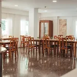Roc Oberoy - Adults Only 4*