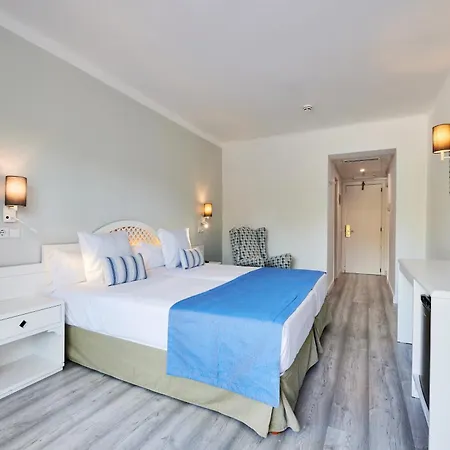 Roc Oberoy - Adults Only Hotel