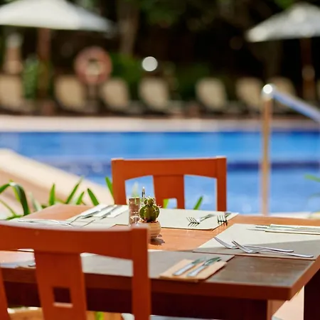 Roc Oberoy - Adults Only Hotel