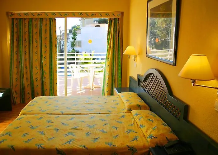 Roc Oberoy - Adults Only 4* Пагера