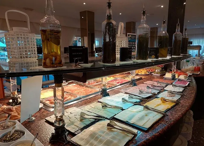 Roc Oberoy - Adults Only Готель