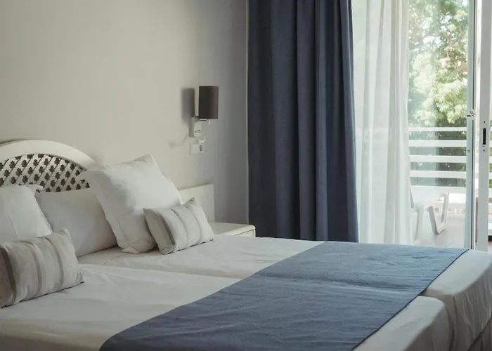 Готель Roc Oberoy - Adults Only