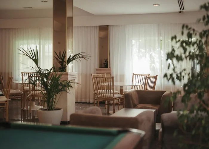 Roc Oberoy - Adults Only 4*