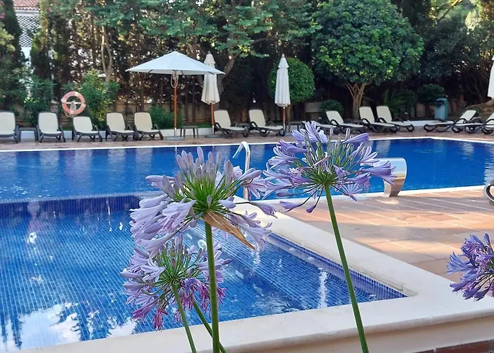 Roc Oberoy - Adults Only Готель