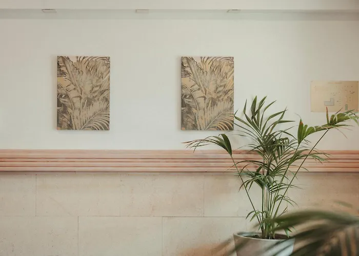 Roc Oberoy - Adults Only 4*