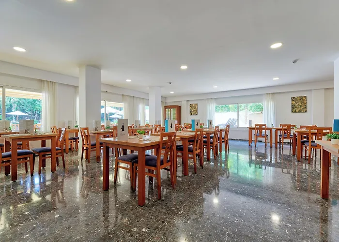 Roc Oberoy - Adults Only Готель Пагера