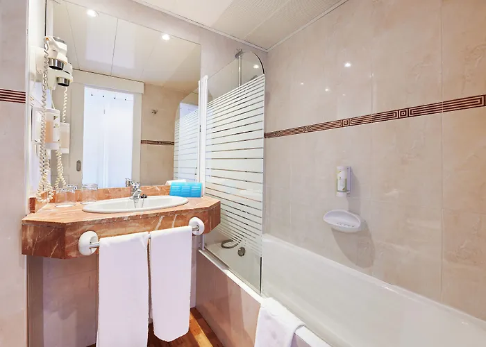 Roc Oberoy - Adults Only 4* Пагера