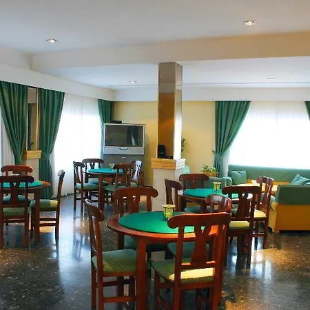 Roc Oberoy - Adults Only 4*