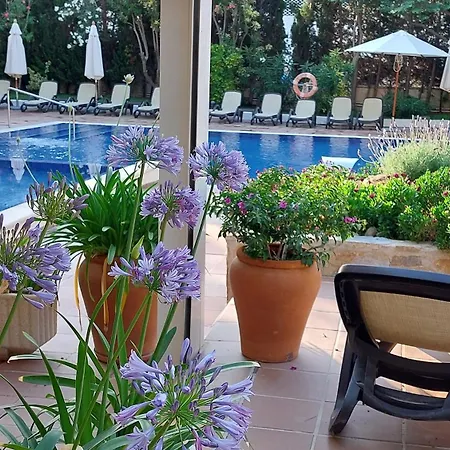 Roc Oberoy - Adults Only Hotel