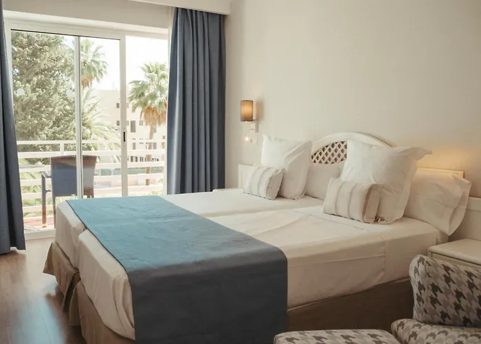 Roc Oberoy - Adults Only